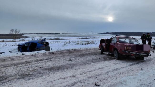 Место столкновения двух легковых автомобилей в Минераловодском округе Ставропольского края. 13 января 2024