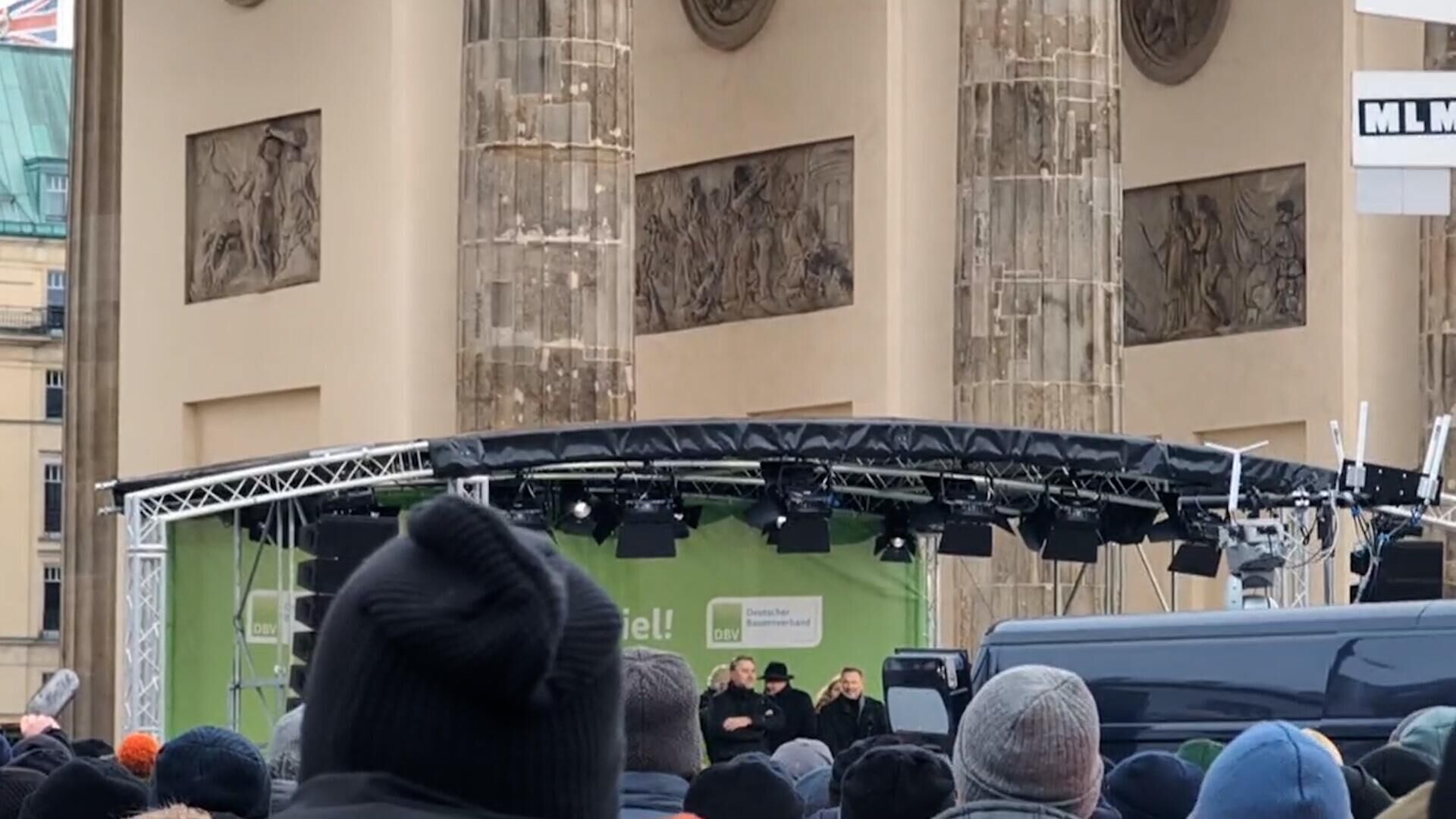 Реакция протестующих в Берлине на выступление министра финансов Линднера - РИА Новости, 1920, 15.01.2024
