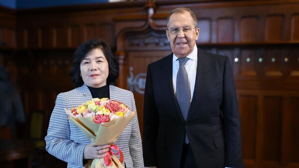 Министр иностранных дел РФ Сергей Лавров и министр иностранных дел КНДР Цой Сон Хи