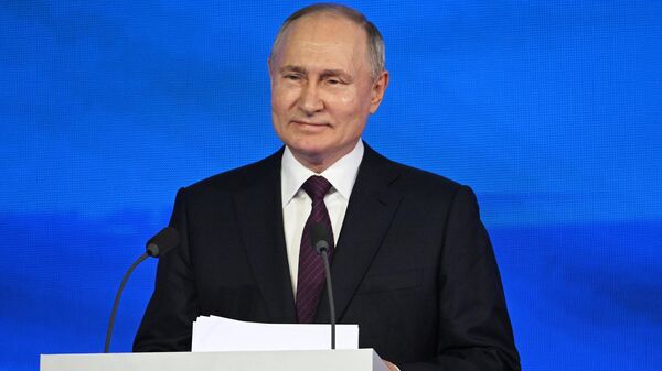 Путин на Всероссийской муниципальной премии Служение