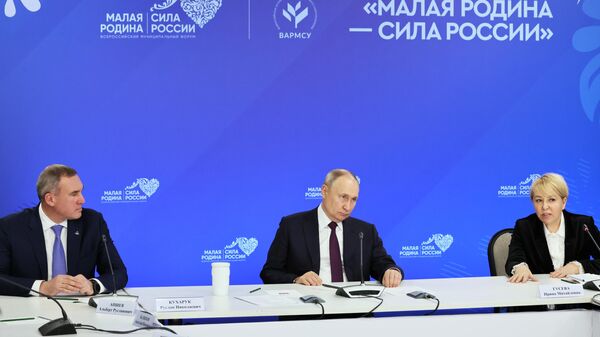 Путина за кадром спросили о муниципальных главах, участвующих в СВО