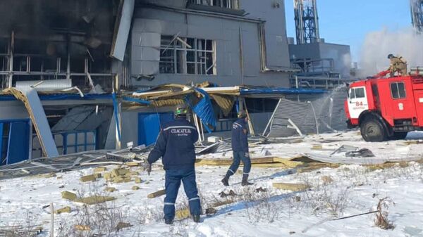 Место пожара на заводе по производству полиэфирного волокна Авангард в Шахтах в Ростовской области. 17 января 2024