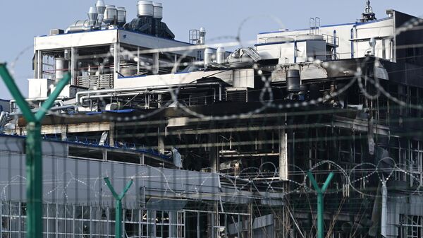 Обгоревшие здание завода по производству полиэфирного штапельного волокна Авангард в городе Шахты. 17 января 2024
