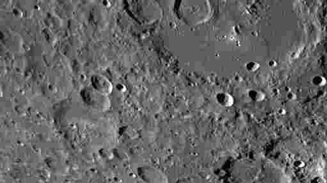 Снимок поверхности Луны