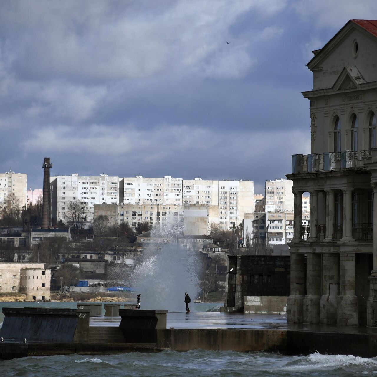 В Севастополе несколько домов повреждены при ночной атаке ВСУ - РИА  Новости, 19.05.2024