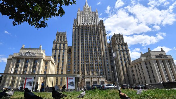 Россия открыта к равному диалогу по стратстабильности с Западом, заявил МИД