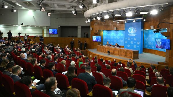 Министр иностранных дел РФ Сергей Лавров во время пресс-конференции в Москве