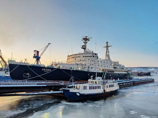 Мурманск. В атомном ледоколе Ленин теперь музей