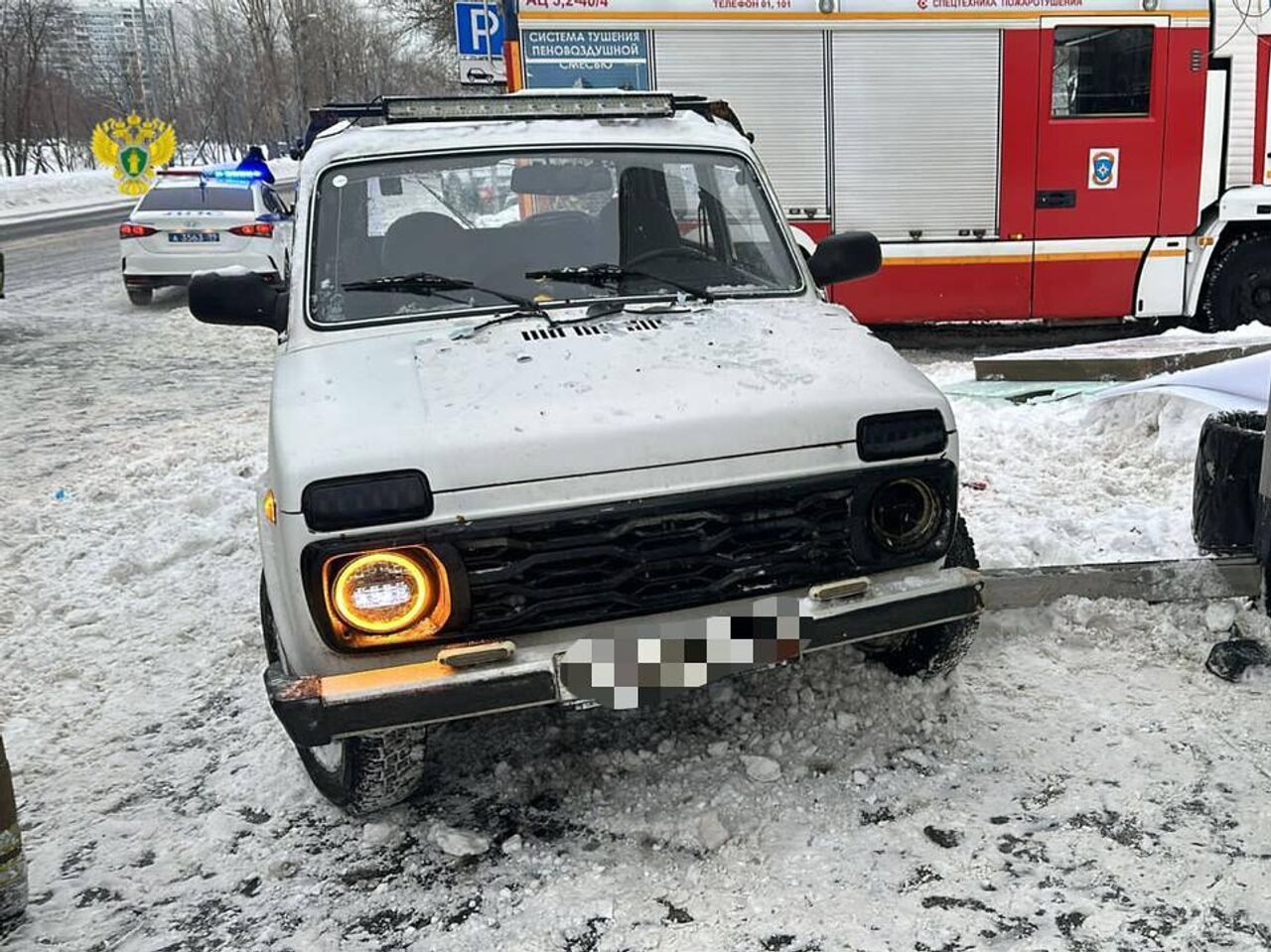 В экстренных службах назвали причину наезда машины на остановку в Москве -  РИА Новости, 19.01.2024