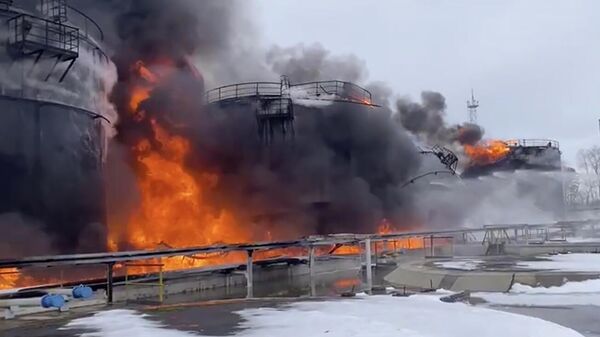 Пожар на нефтебазе в Клинцах Брянской области
