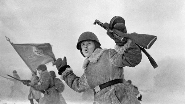 Атака советских войск во время операции по прорыву блокады Ленинграда – переломный момент в обороне города. Ленинградская область, 1943 год