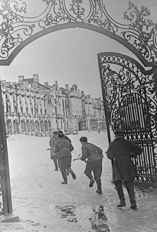 Бой в Царском Селе на территории Екатерининского дворца в городе Пушкин. Ленинградская область, январь 1944 год