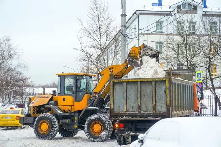 Уборка снега в Москве Уборка снега в Москве