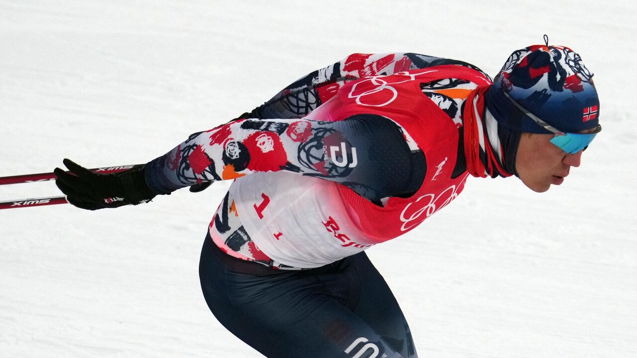 юлия ступак, наталья непряева, татьяна сорина 2022. женская эстафета лыжи ои 2022. женская сборная по лыжным гонкам. женская сборная по лыжным гонкам. женская сборная по лыжным гонкам.