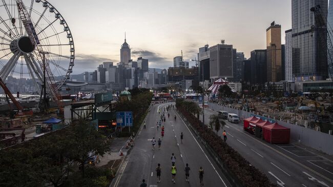 Участники марафона Standard Chartered в Гонконге