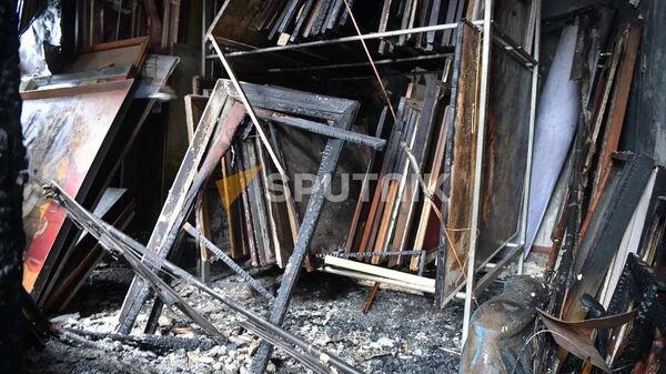 Последствия пожара в здании Центрального выставочного зала в Сухуме