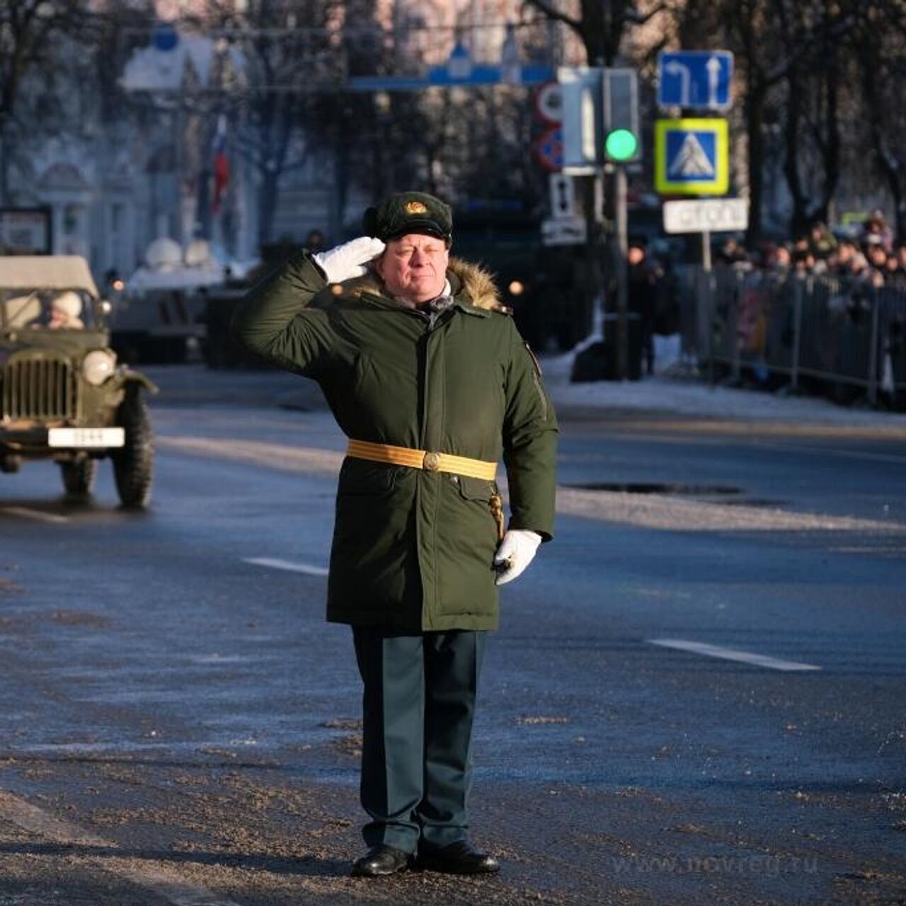 Автомобиль ГАЗ-67 открыл парад в Великом Новгороде - РИА Новости, 22.01.2024