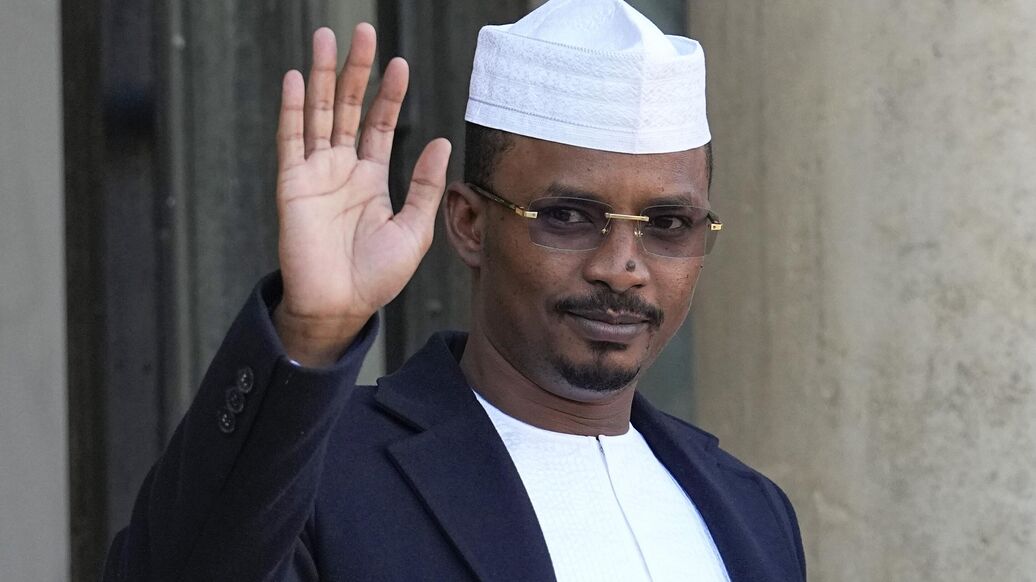 К президентскому дворцу в Чаде направляется колонна военной техники