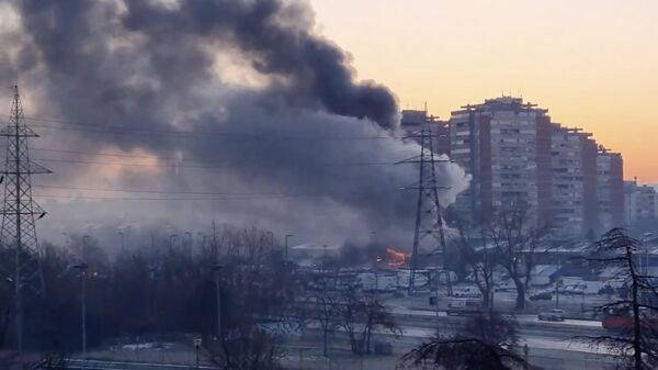 Пожар на китайском рынке в Белграде, Сербия. Кадр видео очевидца