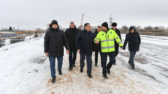 Руденя проинспектировал ход строительства Западного моста в Твери