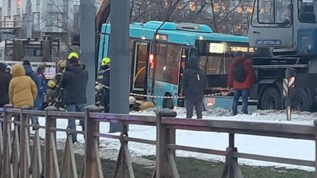 Место ДТП с участием автобуса в Санкт-Петербурге