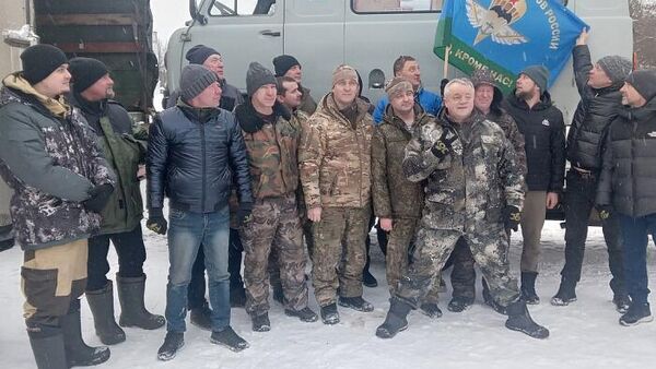 Три УАЗа и грузовик с гуманитарной помощью отправили кировчане бойцам СВО