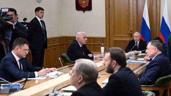 Президент РФ Владимир Путин проводит совещание по вопросам социально-экономического развития Калининградской области