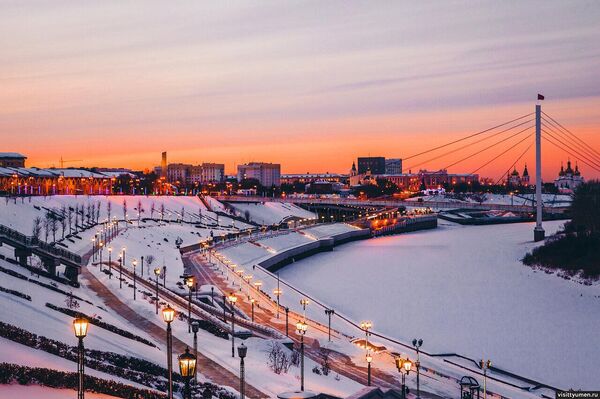 Набережная и мост в Тюмени