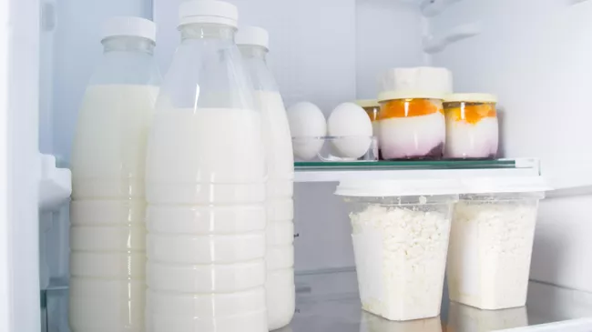 Холодильник с продуктами питания