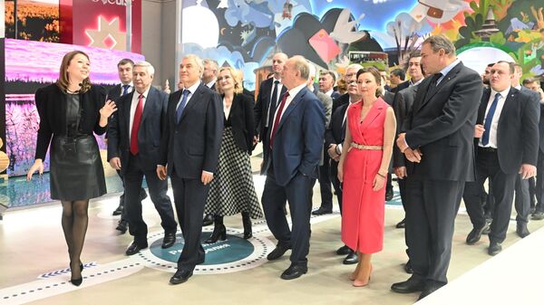 Председатель Госдумы РФ Вячеслав Володин и депутаты посетили выставку Россия 