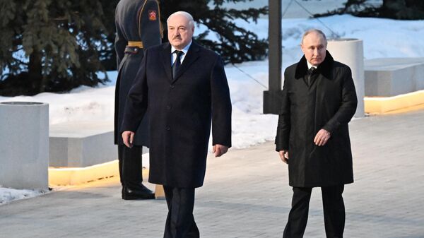 Путин и Лукашенко на открытии мемориала в память о жертвах нацистского геноцида