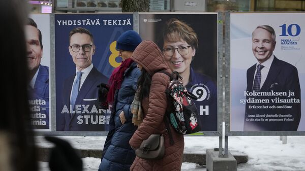 Предвыборные плакаты кандидатов в президенты в Финляндии