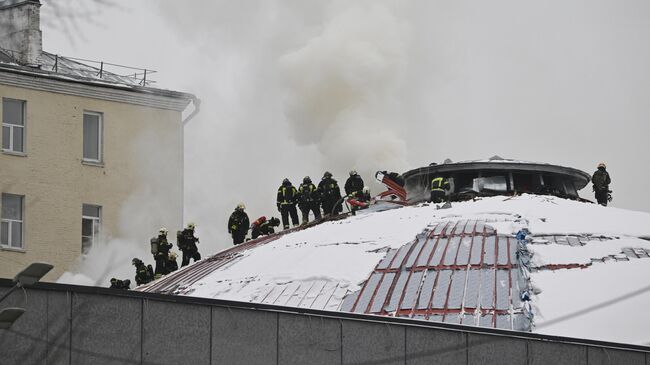 Пожар в здании Театра Сатиры в центре Москвы