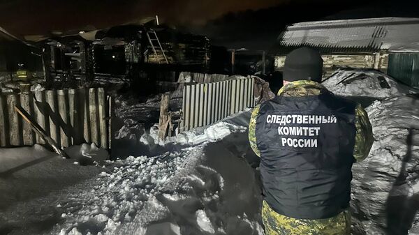 Последствия пожара в частном доме, расположенном в селе Новое Якушкино в Исаклинском районе Самарской области
