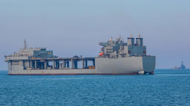 Экспедиционный мобильный базовый корабль ВМС США USS Lewis B. Puller. Архивное фото