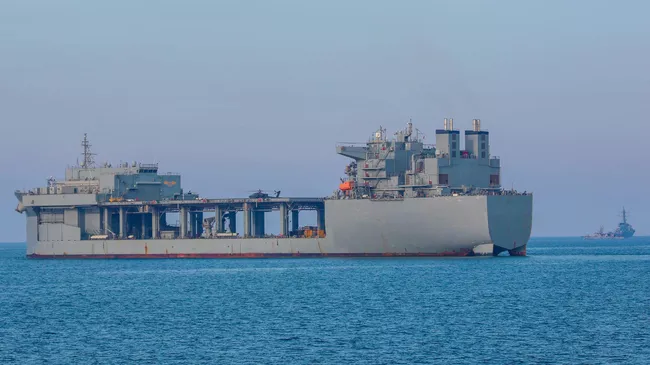 Экспедиционный мобильный базовый корабль ВМС США USS Lewis B. Puller