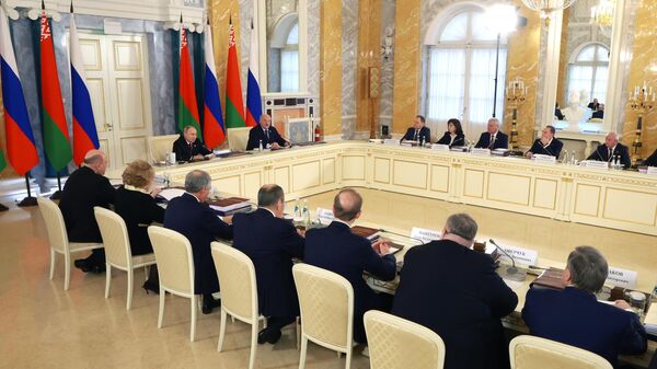 Президент РФ Владимир Путин на заседании Высшего Государственного Совета Союзного государства России и Белоруссии в Санкт-Петербурге