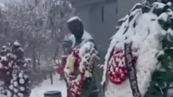 Осквернение памятника Детям блокадного Ленинграда в Ереване