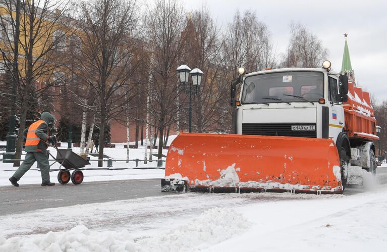 Снег в Москве