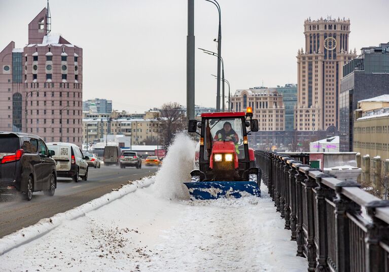 Уборка снега в Москве