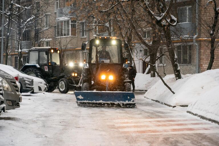 Уборка снега в Москве