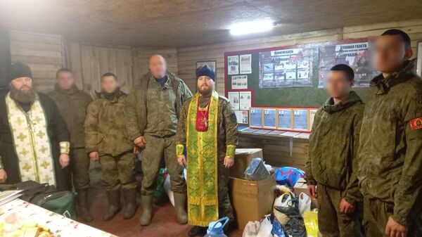Священники Брянской епархии передали гуманитарную посылку военнослужащим СВО