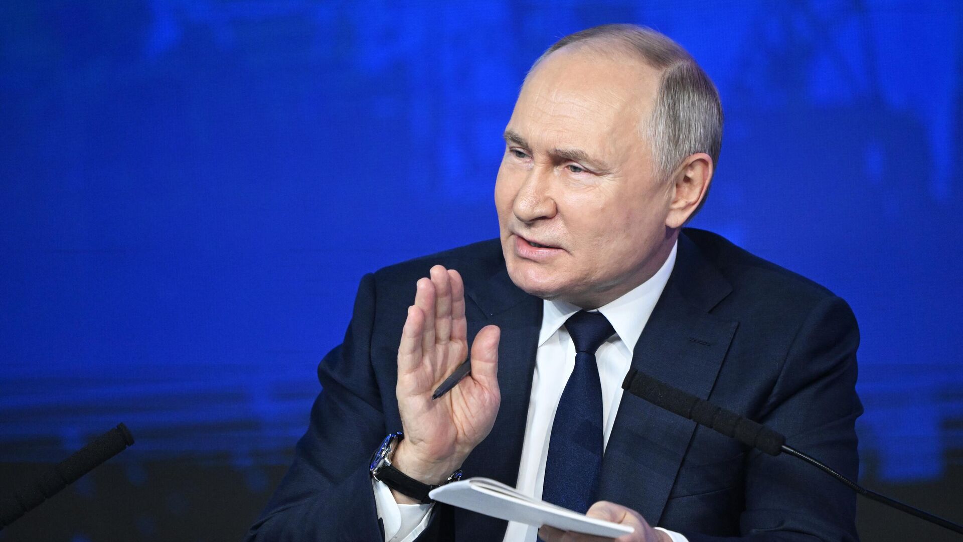 Путин: в России будет расти число молодых людей, надо создавать условия для них