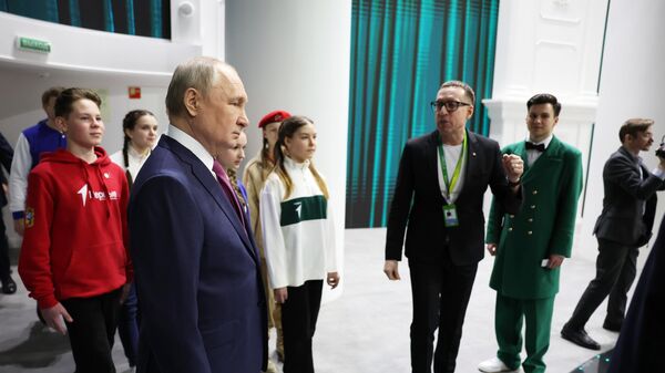Президент Владимир Путин посещает выставку Россия на ВДНХ в Москве