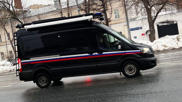 Автомобиль Следственного комитета РФ в Москве