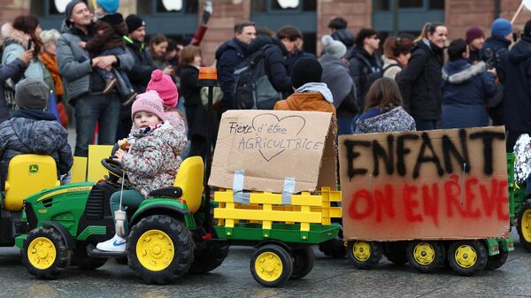 Дети фермеров на акции протеста в Страсбурге