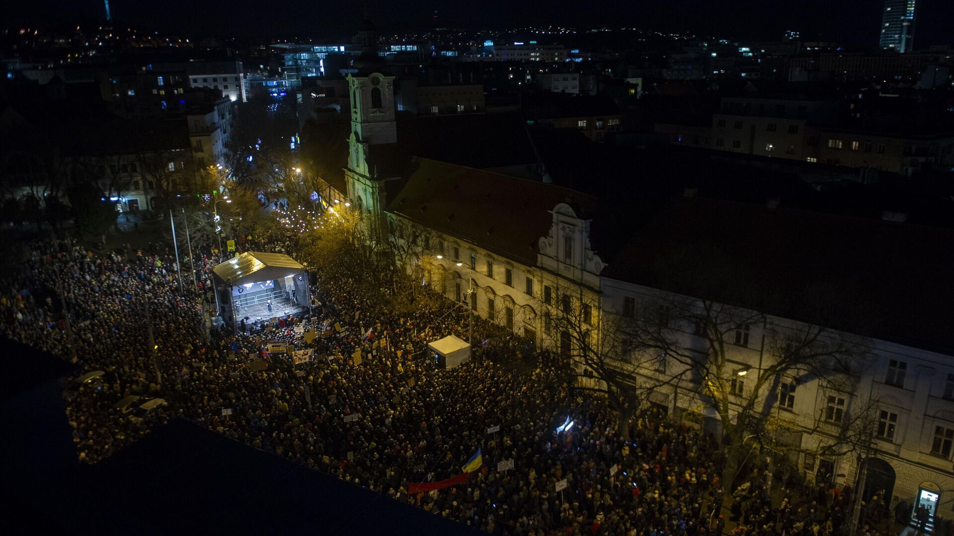Акция протеста против планов правительства Роберта Фицо провести масштабную реформу уголовного законодательства в Братиславе. 2 февраля 2024 - РИА Новости, 1920, 02.02.2024