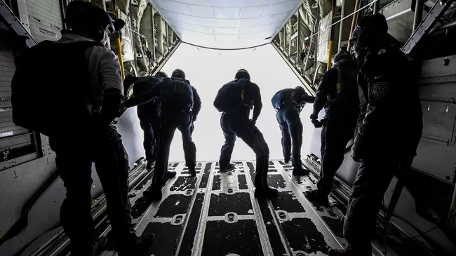 Парашютная команда ВМС США