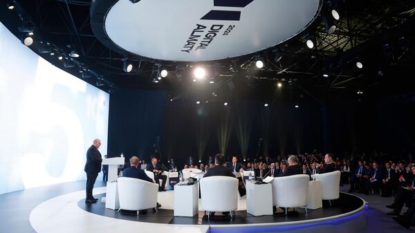 Председатель правительства РФ Михаил Мишустин выступает на пленарной сессии международного цифрового форума Digital Almaty 2024