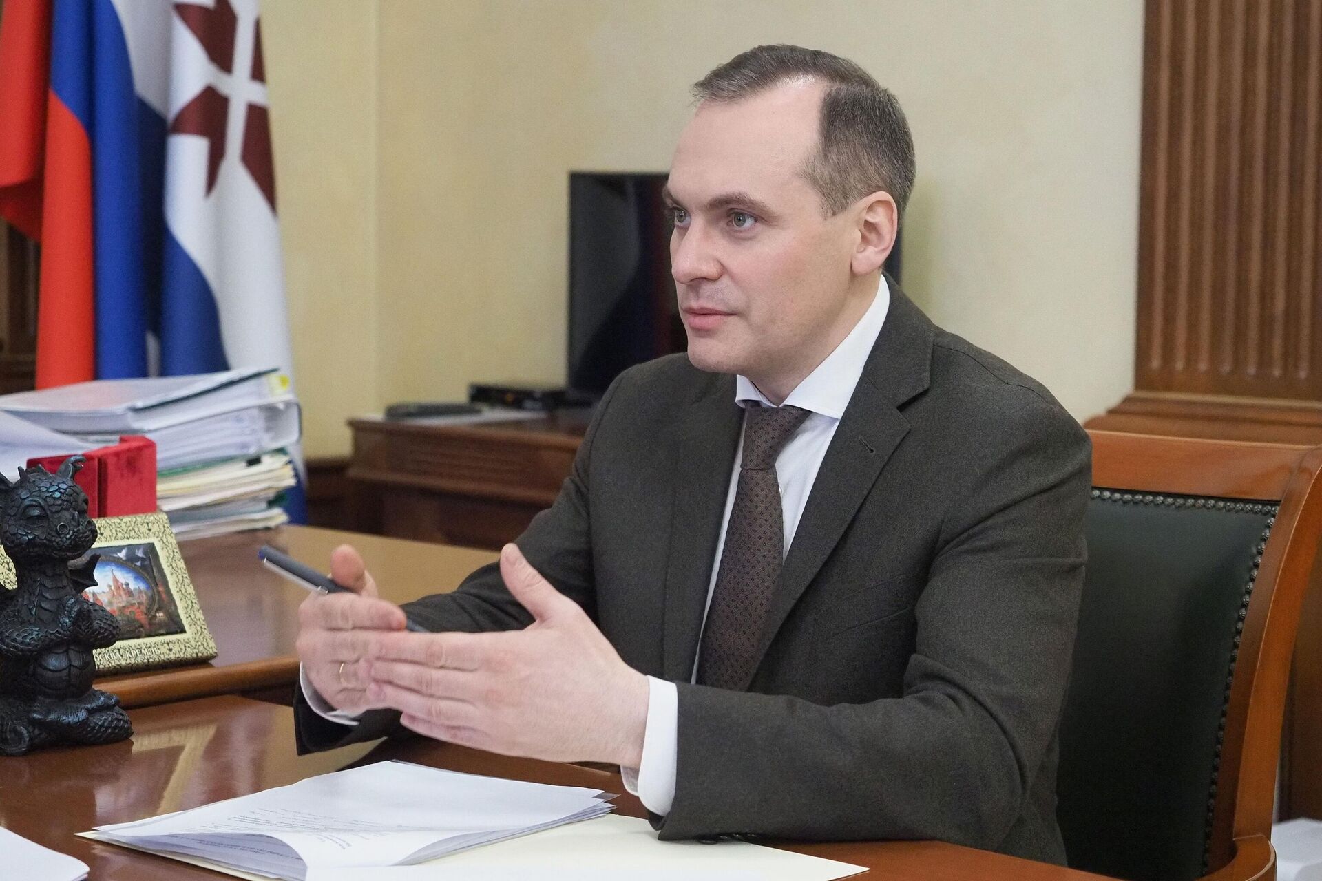 Глава Мордовии Артём Здунов во время встречи с первым заместителем министра труда и социальной защиты РФ Ольгой Баталиной в Мордовии Глава Мордовии Артём Здунов во время встречи с первым заместителем министра труда и социальной защиты РФ Ольгой Баталиной в Мордовии - РИА Новости, 1920, 02.02.2024